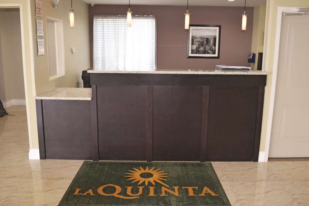 La Quinta Inn & Suites Far Rockaway - Beach Hotel Ню Йорк Интериор снимка