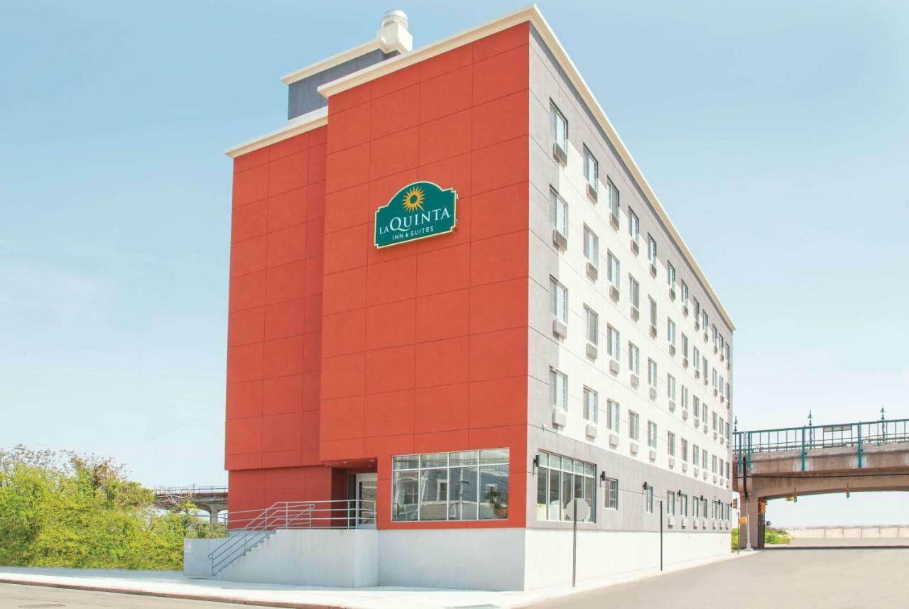 La Quinta Inn & Suites Far Rockaway - Beach Hotel Ню Йорк Екстериор снимка