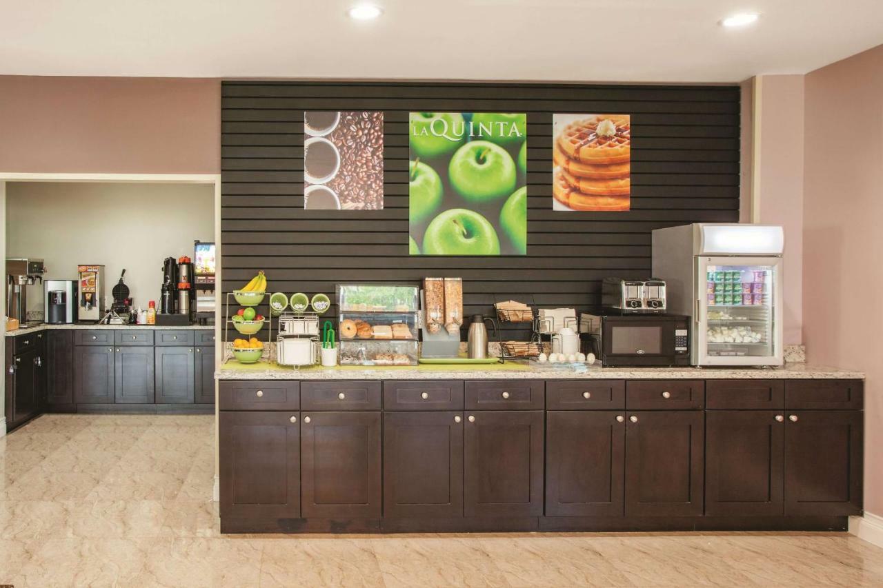 La Quinta Inn & Suites Far Rockaway - Beach Hotel Ню Йорк Екстериор снимка