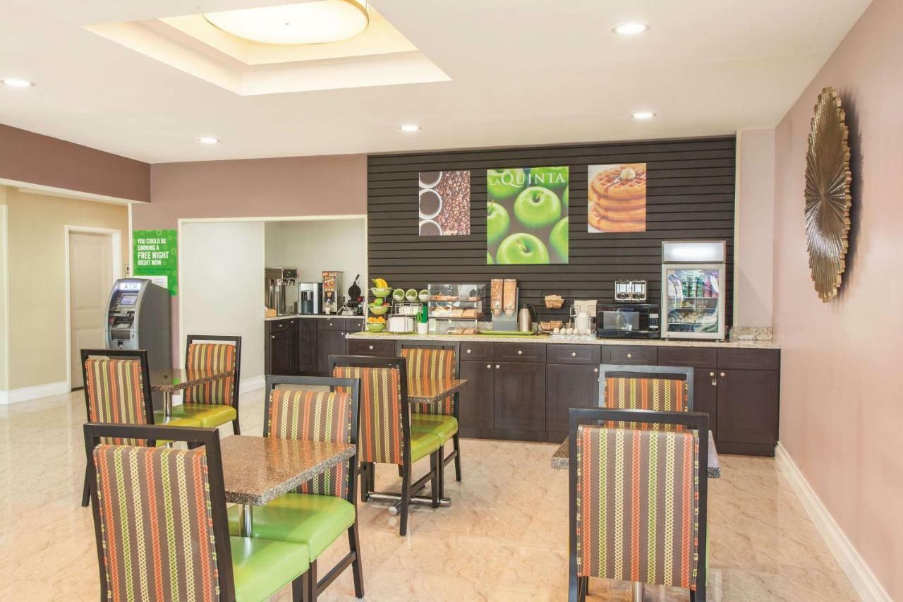 La Quinta Inn & Suites Far Rockaway - Beach Hotel Ню Йорк Екстериор снимка