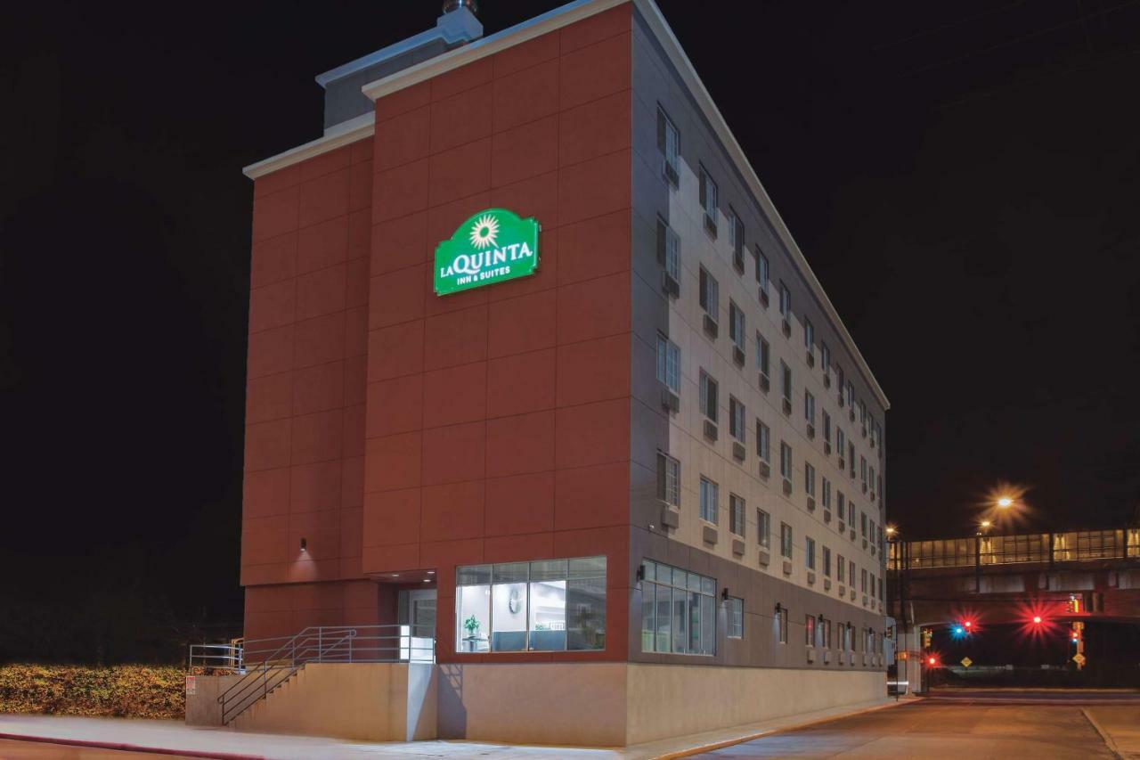 La Quinta Inn & Suites Far Rockaway - Beach Hotel Ню Йорк Екстериор снимка